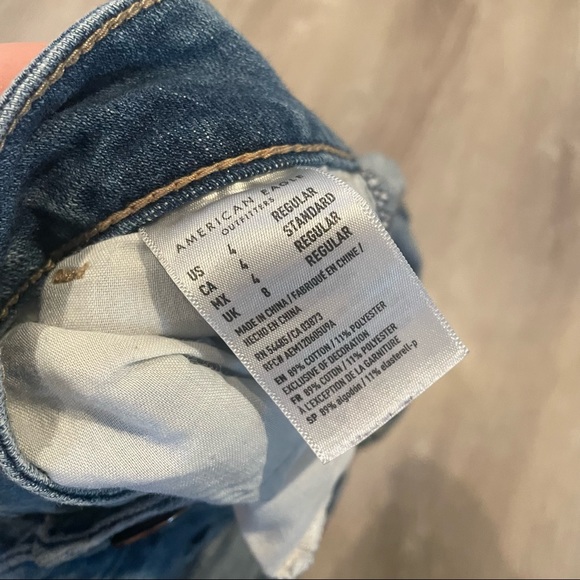 American Eagle TomGirl Jeans Size 4 - Picture 3 of 4